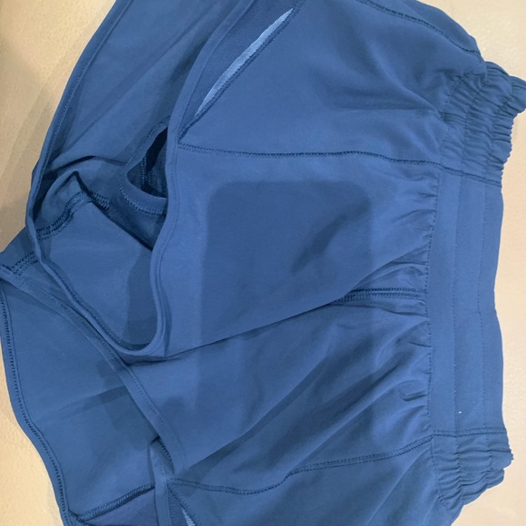 LULULEMON HOTTY HOT SHORTS YAS - Picture 1 of 3